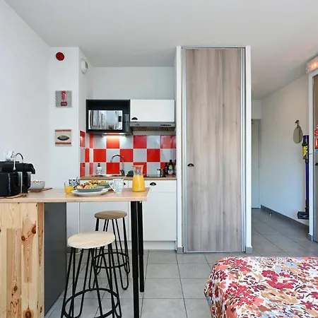 - Quiet, Near Golf, Swimming Pool, Psh