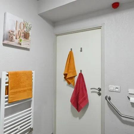 Lägenhet - Quiet, Near Golf, Swimming Pool, Psh