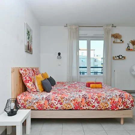 - Quiet, Near Golf, Swimming Pool, Psh Appartement