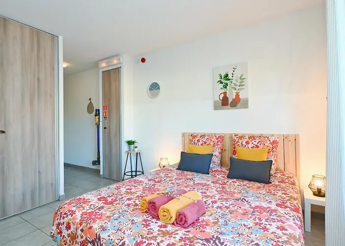 - Quiet, Near Golf, Swimming Pool, Psh Juvignac